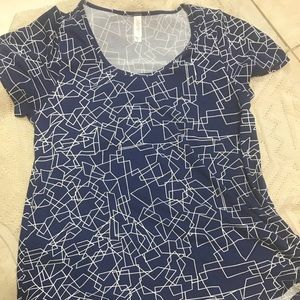 Lularoe top